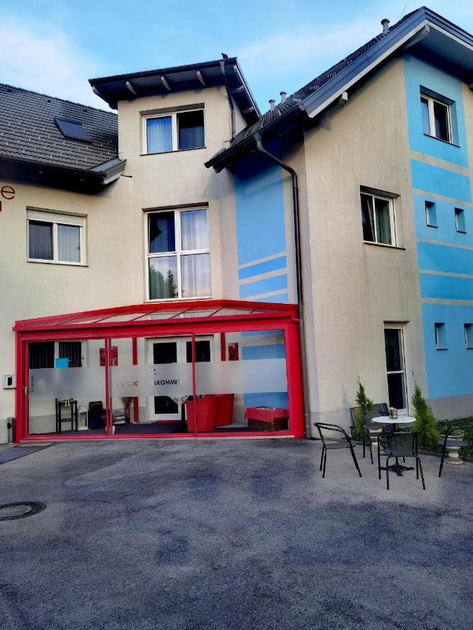 Lion Blue Point Hotel Tulln An Der Donau Exterior photo